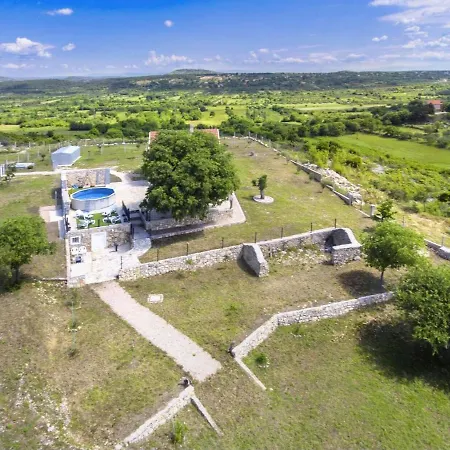 House Potkova 1928 Ladevci
